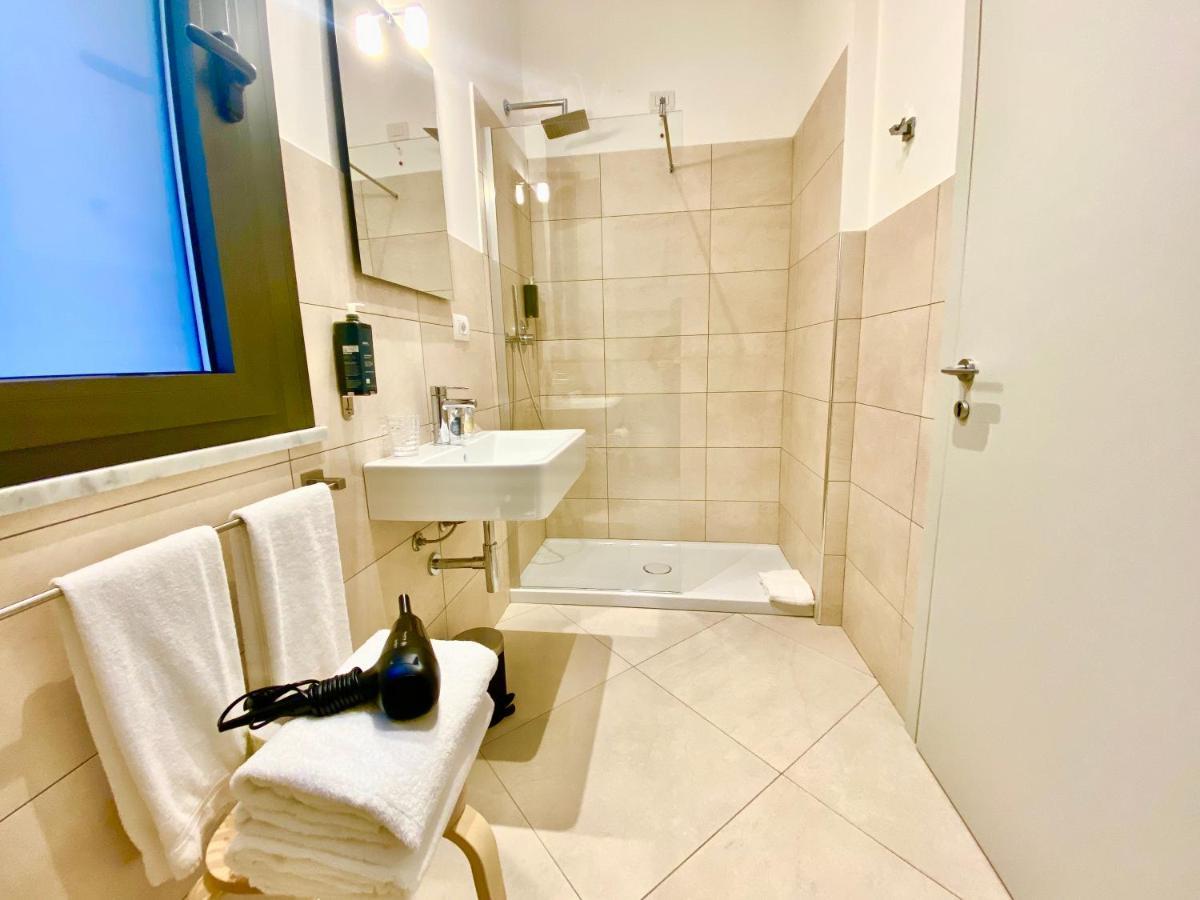 Palazzina B - Smart Rooms Genova Eksteriør billede